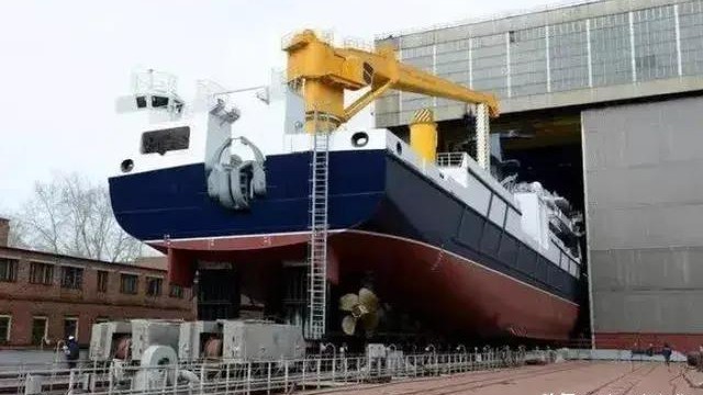 造价9500万！新型万吨“杀手锏”舰船下水，让美