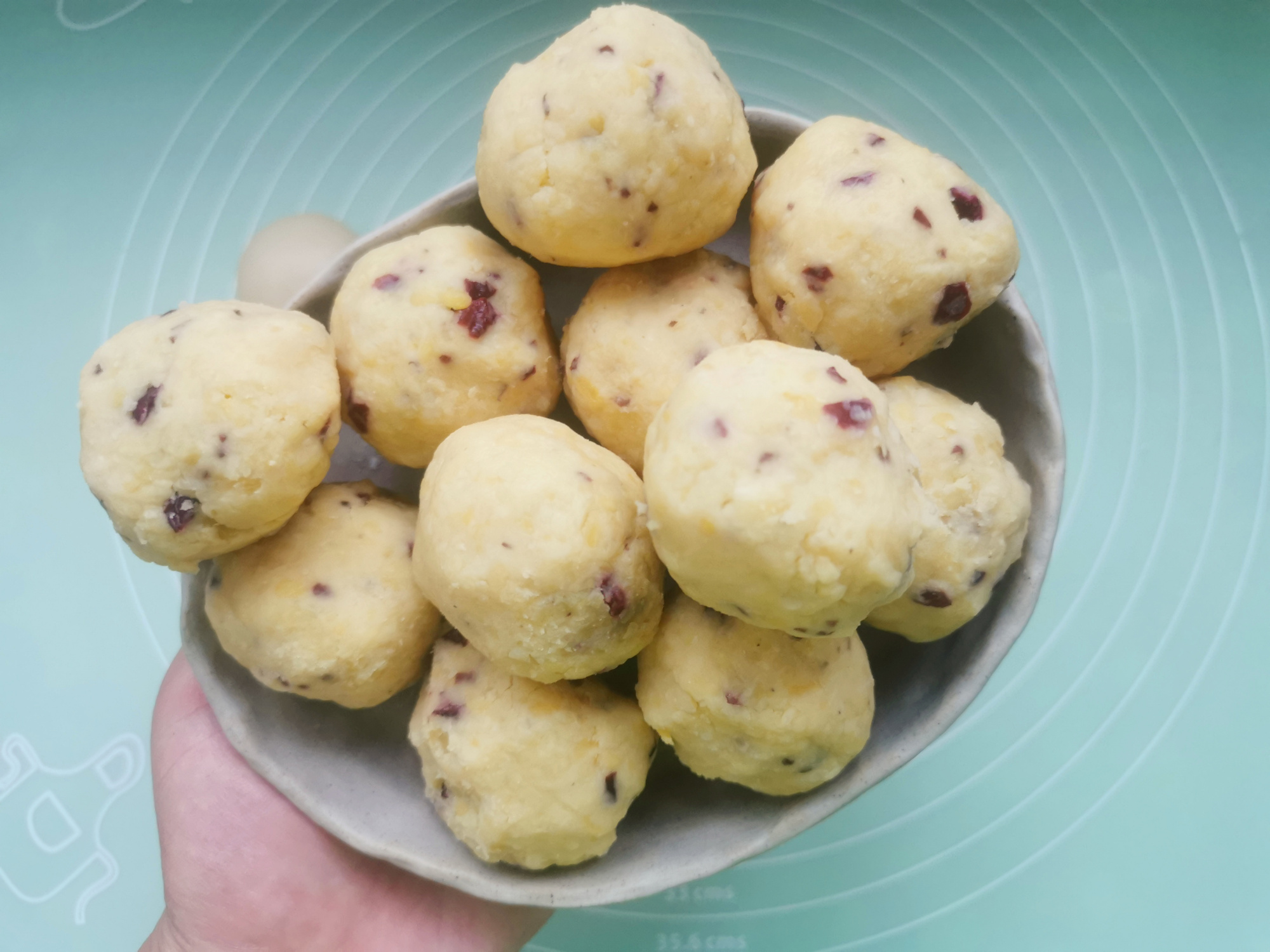 自制绿豆饼，低糖少油无需炒豆沙，清凉解暑促消化，平底锅也能做