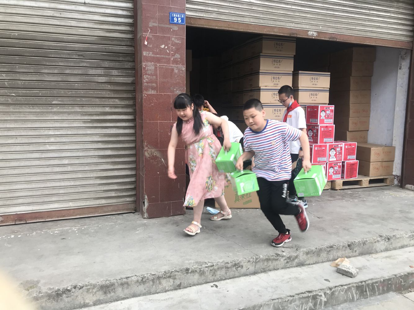 小脚丫走天涯 职业体验得真知——双流实小东区职业体验课程报道