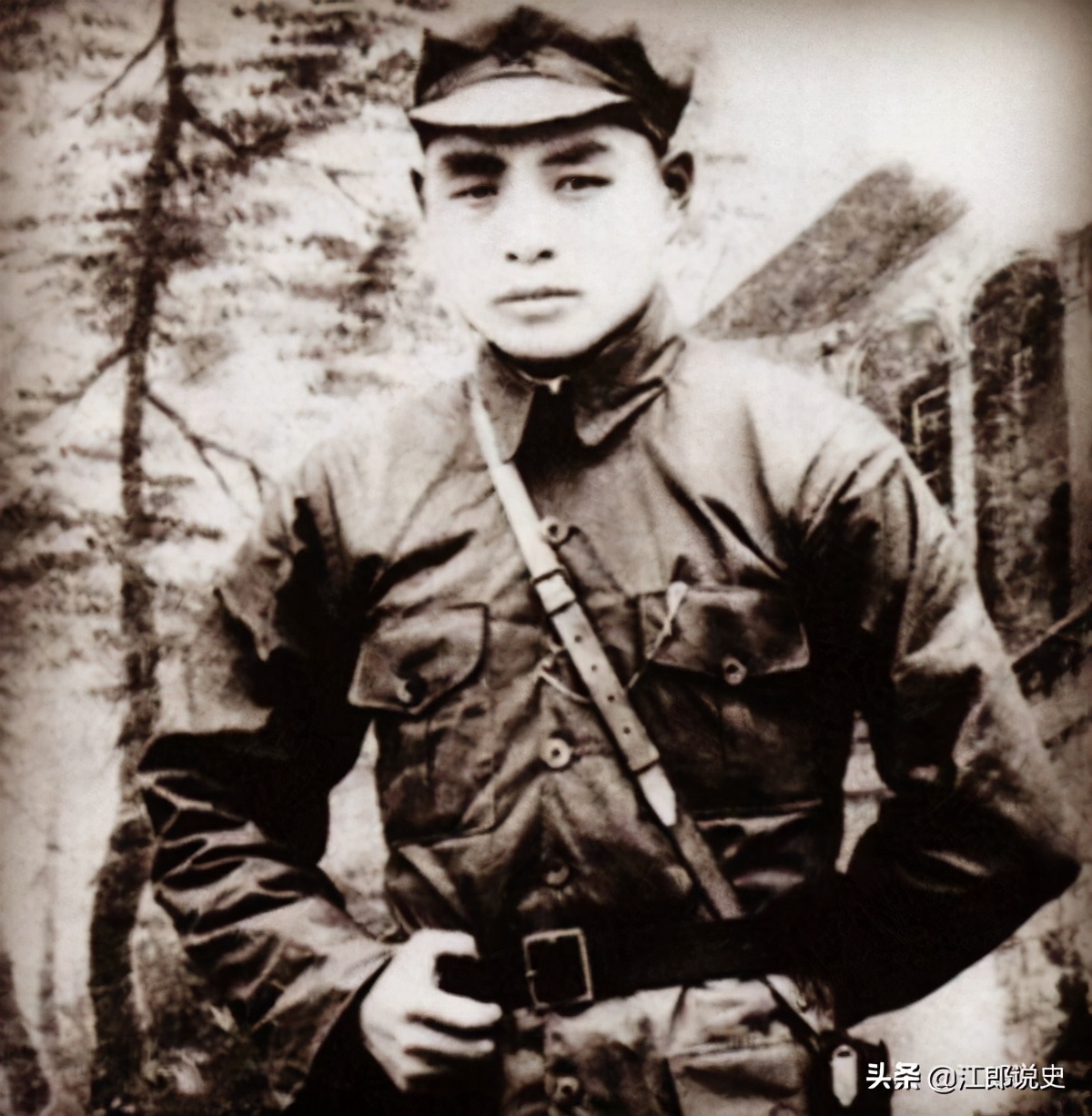 颜文斌：作战中受重伤昏迷，战友埋葬他时，大