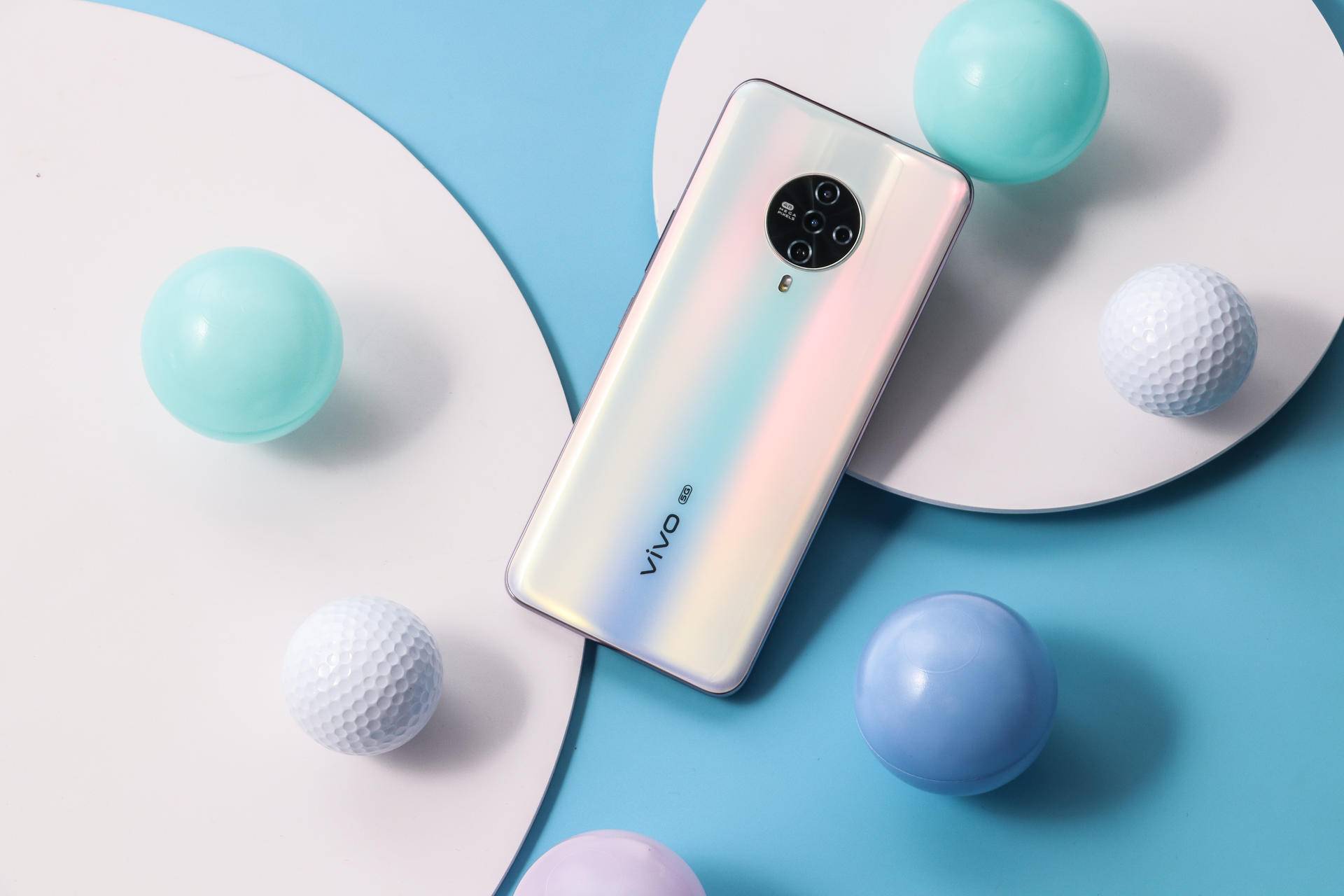 vivo S6抢鲜：轻如鸿毛，外型绚丽多彩，触感很赞