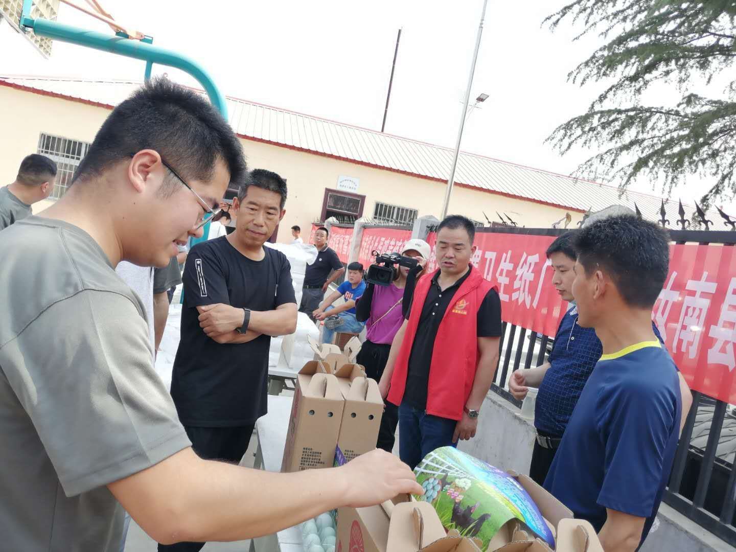 风雨中的坚守