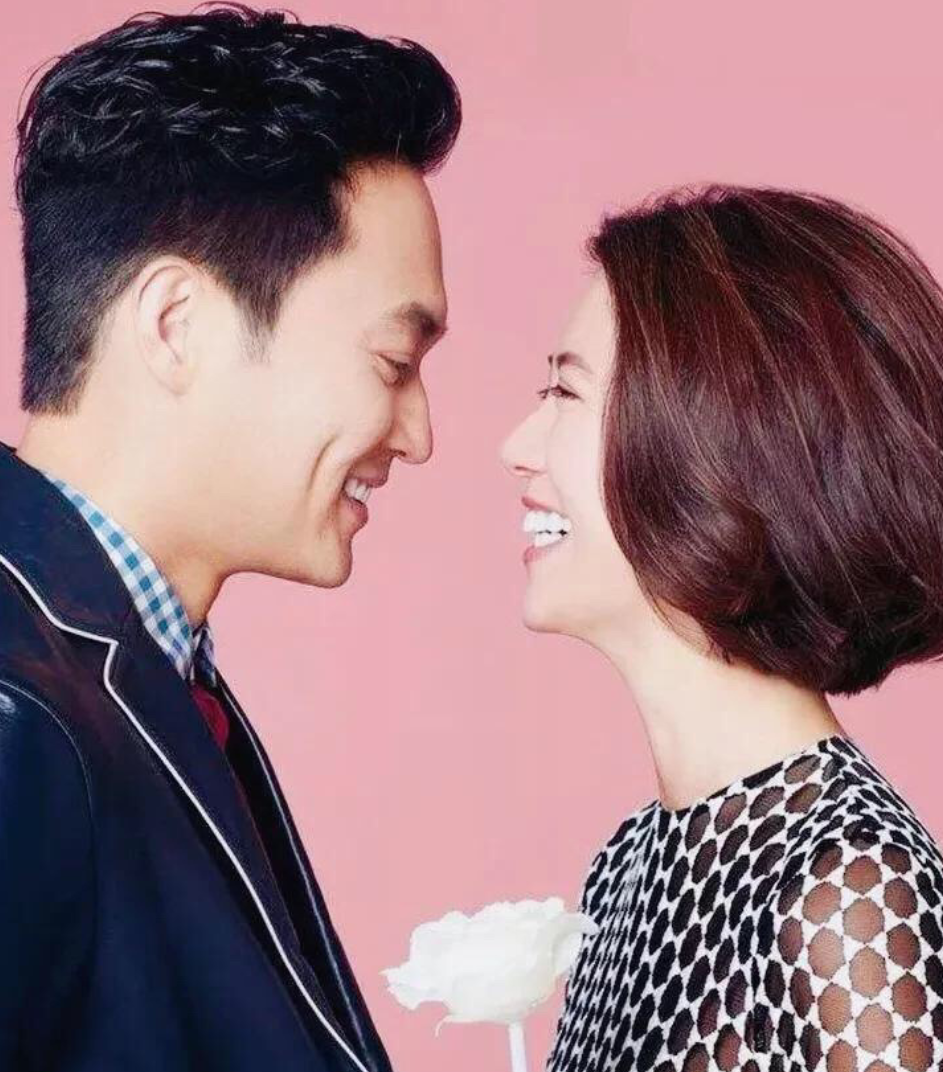 袁詠儀發文慶結婚20週年，合照從青澀夫妻到50歲，感謝張智霖