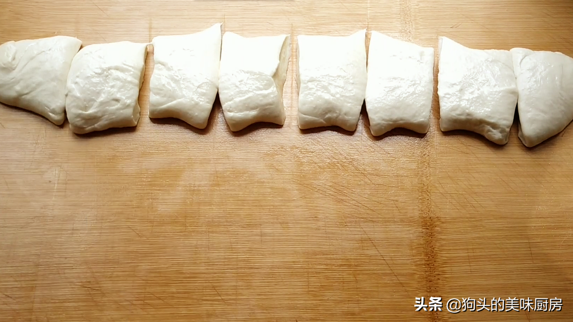 蔥油餅這樣做才外酥裡軟，和麵很關鍵，做對了比手抓餅還好吃