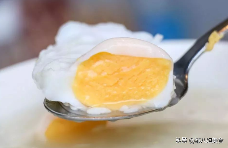 煮荷包蛋​，不要水開馬上下鍋！ 教您正確做法，完整不散，鮮嫩好吃