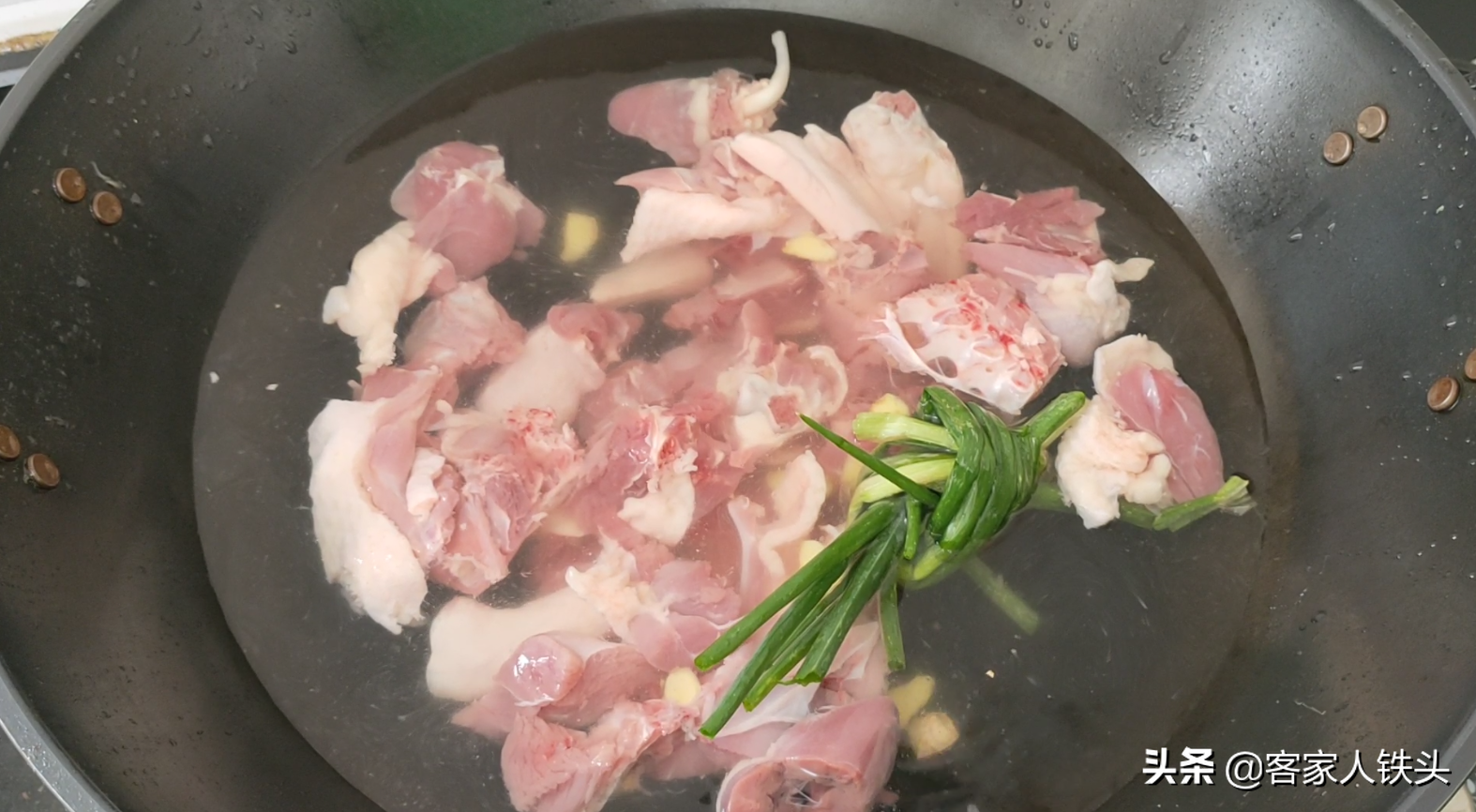 廣式麻油鴨，廣東人百吃不膩的一道家常菜，噴香不油膩，越吃越愛