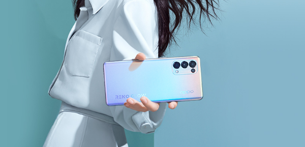 给女友买了OPPOReno6，手机颜值太高了，女朋友都快给我腻味坏了