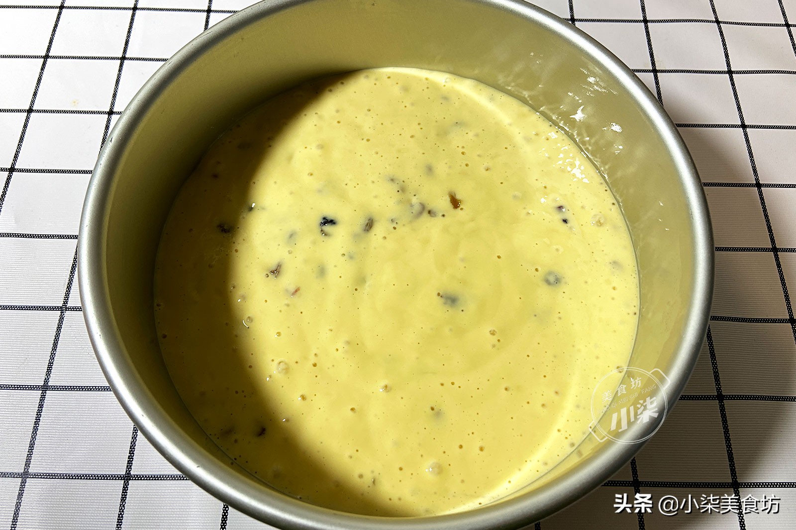 Fat cake lazy recipe, a bowl of flour 3 eggs, chopsticks a stir, soft and not collapse, super delicious