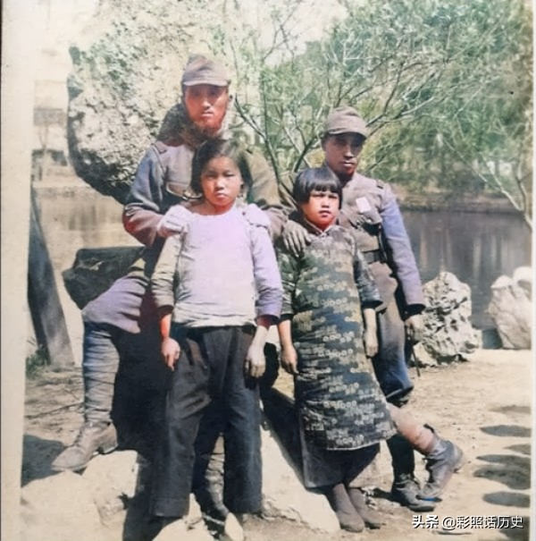 十张侵华日军宣扬亲善的彩色摆拍照，纸终究是包不住火的
