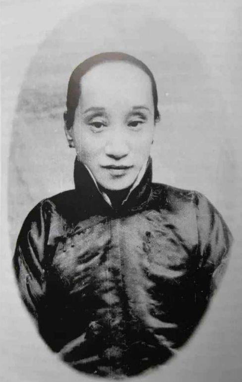 鲁迅：原配为他守寡一生，与许广平是“师生恋”