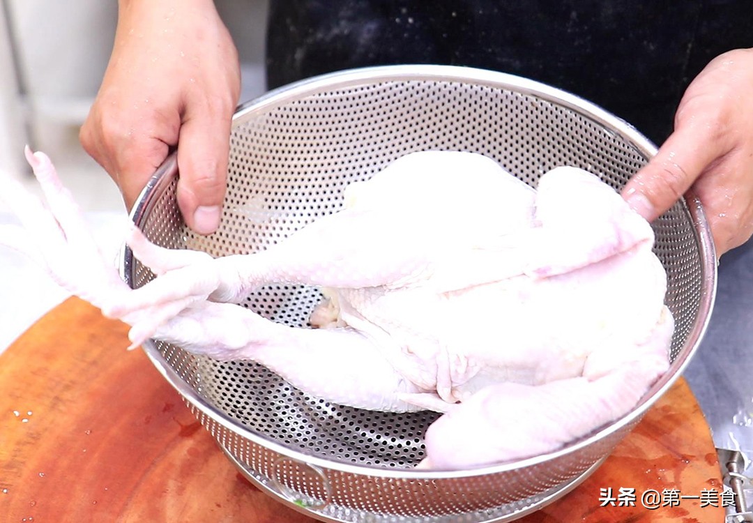 图片[2]-【砂锅炖鸡】做法步骤图 多加这一步 鲜香不油腻-起舞食谱网
