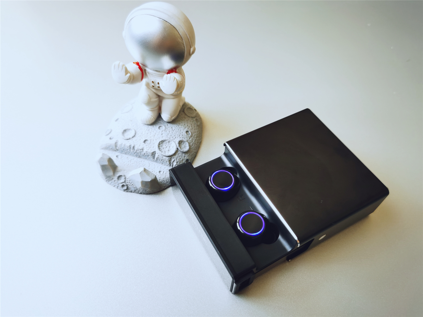 可当充电宝，南卡N2s耳机上手实评，实力担当颜值爆满