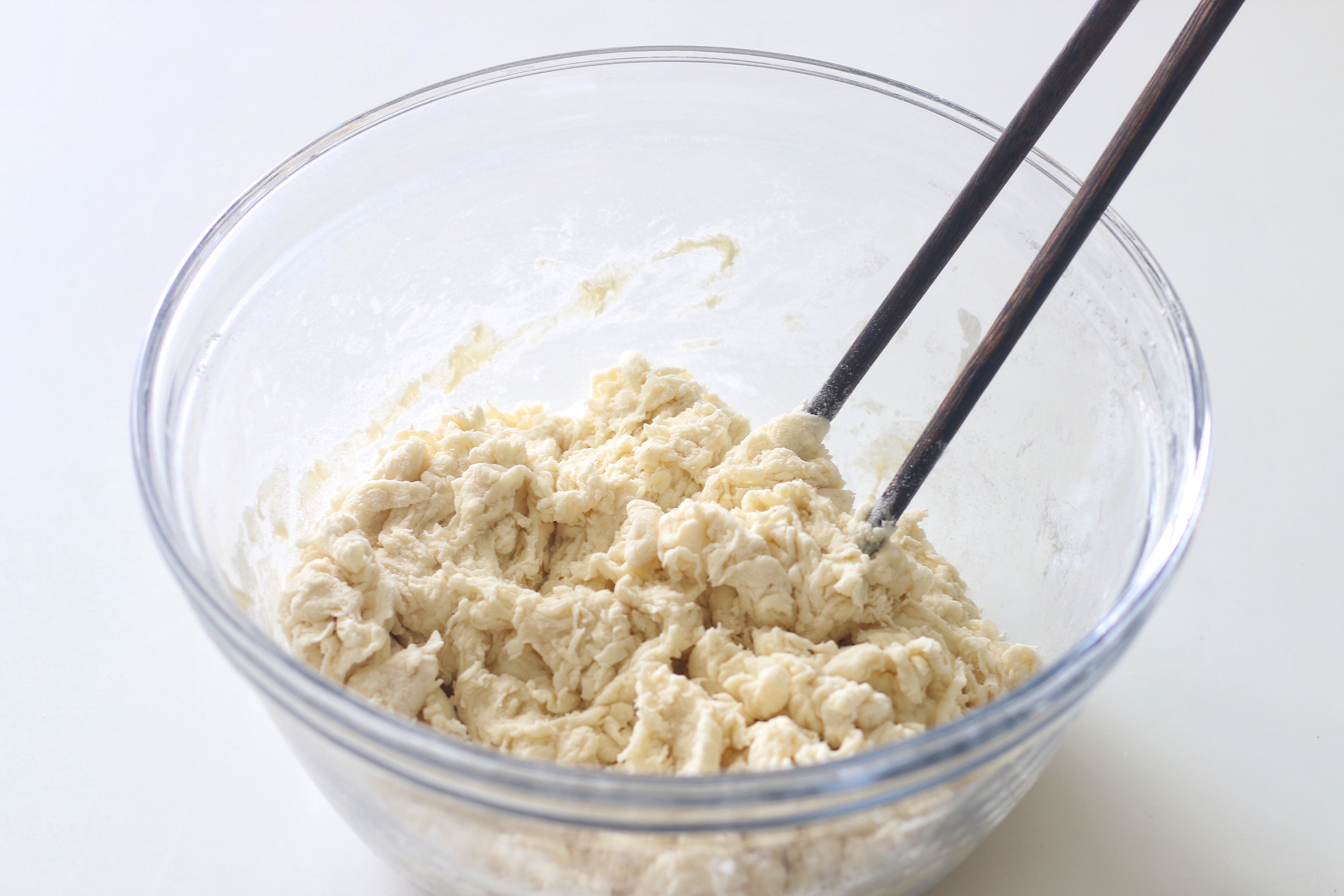 猪肉降到9块，烙几个火烧，卤1锅肉，剁碎一夹，太香了