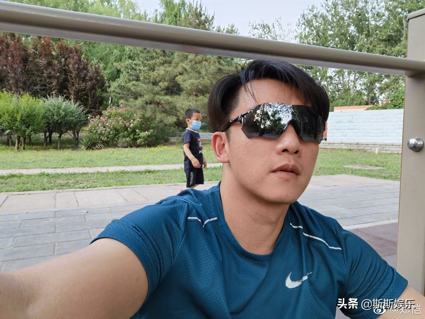 521郑恺终于官宣了？女友苗苗疑似怀孕，多次被拍到现身医院