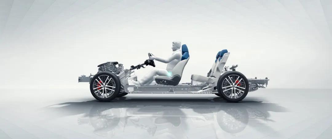 开过吉利星瑞之后，你可能会忘了轩逸、朗逸和思域