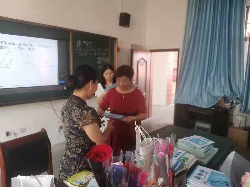 暖心惠师---隆回县东方红小学教师节温馨、幸福