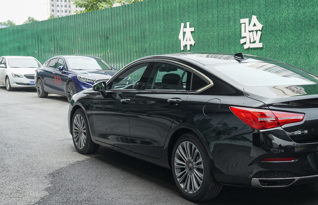 红旗H5跌至不足12万，长近5米比雅阁大，月销11657辆