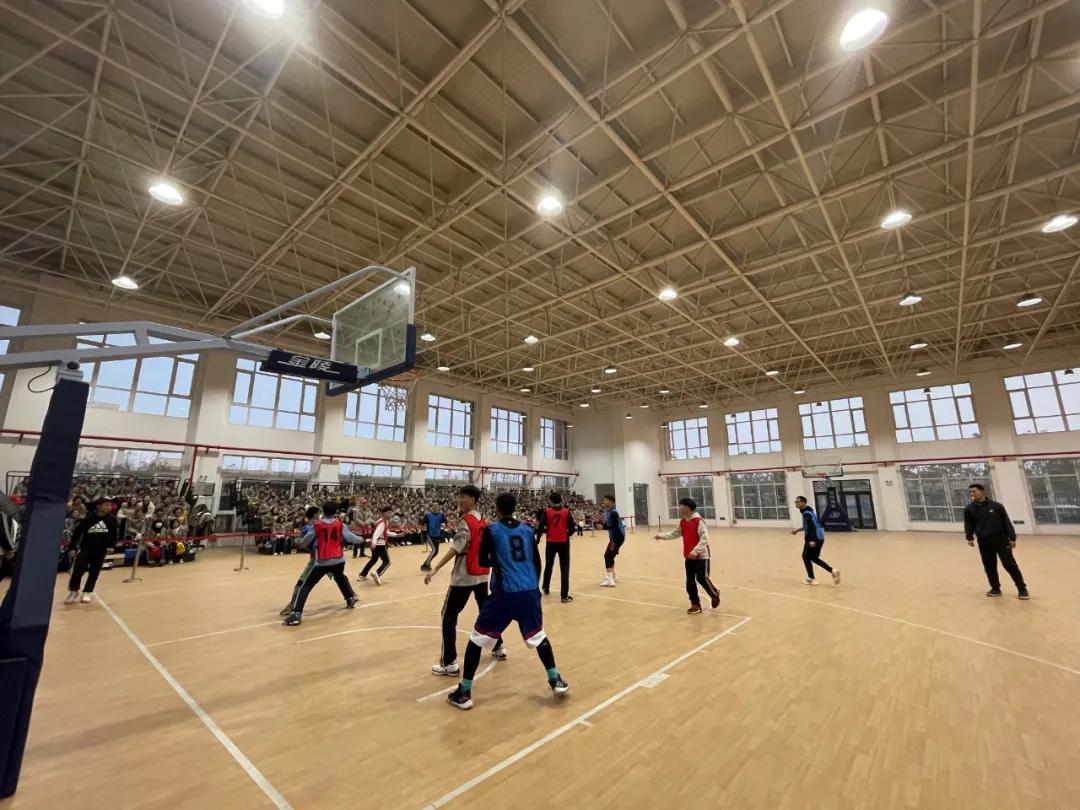 ȫУ��ɣ��׽조��ս����У԰��������ȼ�չ�