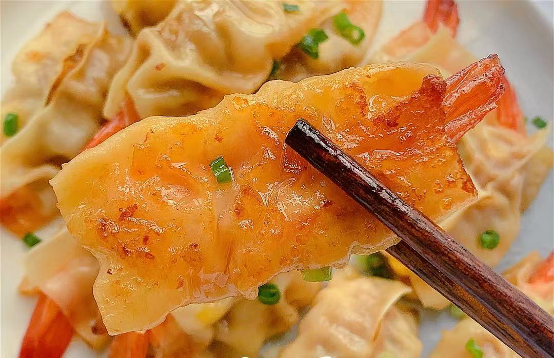 雲吞皮的新做法，捏一捏煎一煎，酥脆鮮香好吃不膩，咬一口滿嘴香