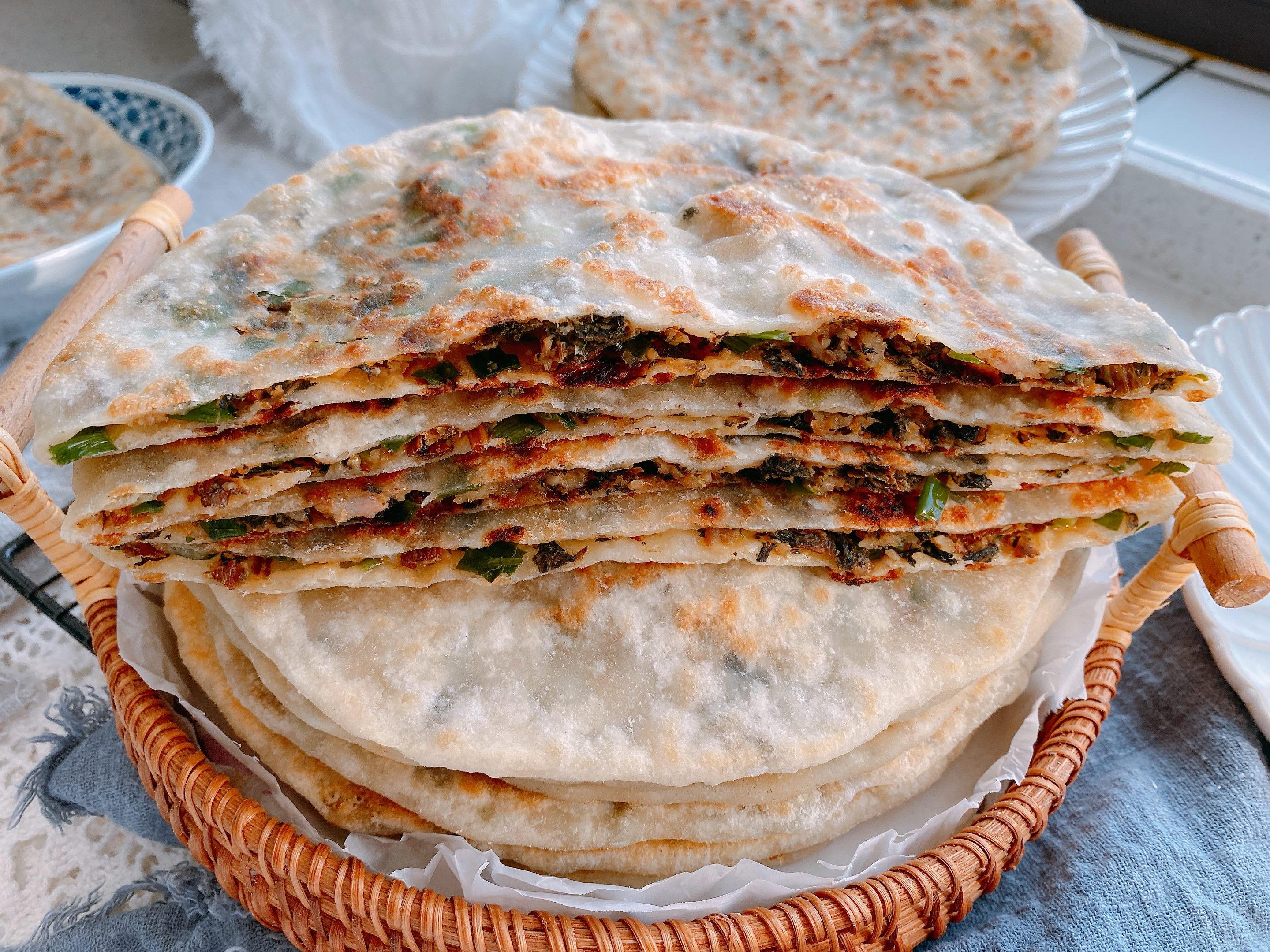 浙江美食梅干菜餅，幾十年老配方，餡料鹹香，餅皮鬆軟涼了也不硬