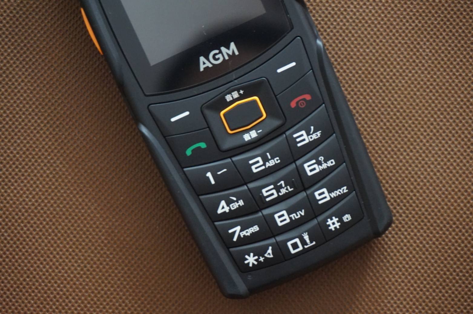 有思想的功能机-AGM M6 三防手机评测