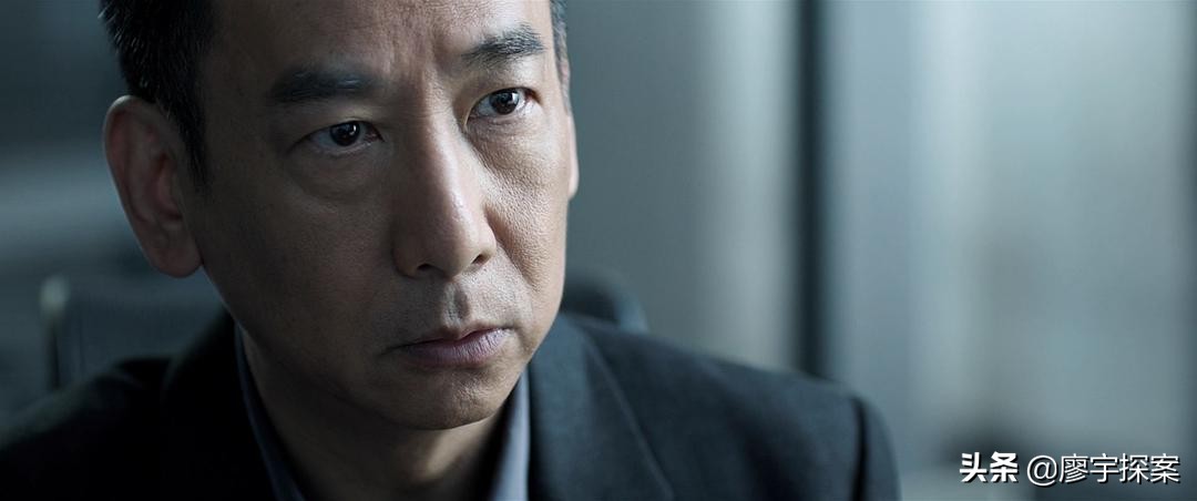 电影《寒战2》中蒋志光饰演的莫sir接下来我们开始上主菜,李文彬以及