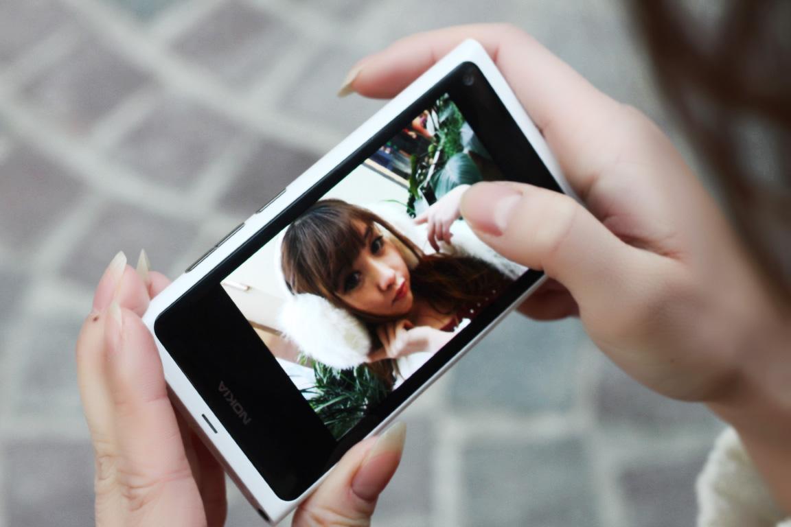 40元入手诺基亚N9，MeeGO系统可惜了，只能沦为闹钟