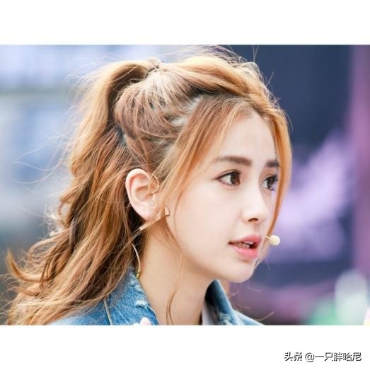 你適合“披頭發”還是“扎頭發”，取決于三個部位，發際線很關鍵