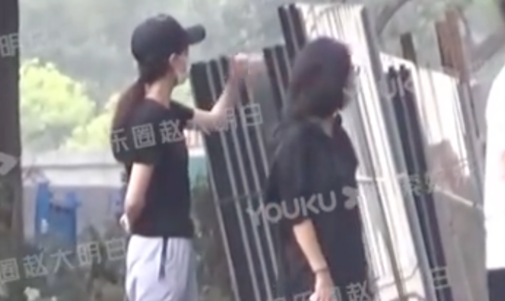 张小斐低调现身工地看房，爆红后身价猛涨，曾一天秒接3个代言