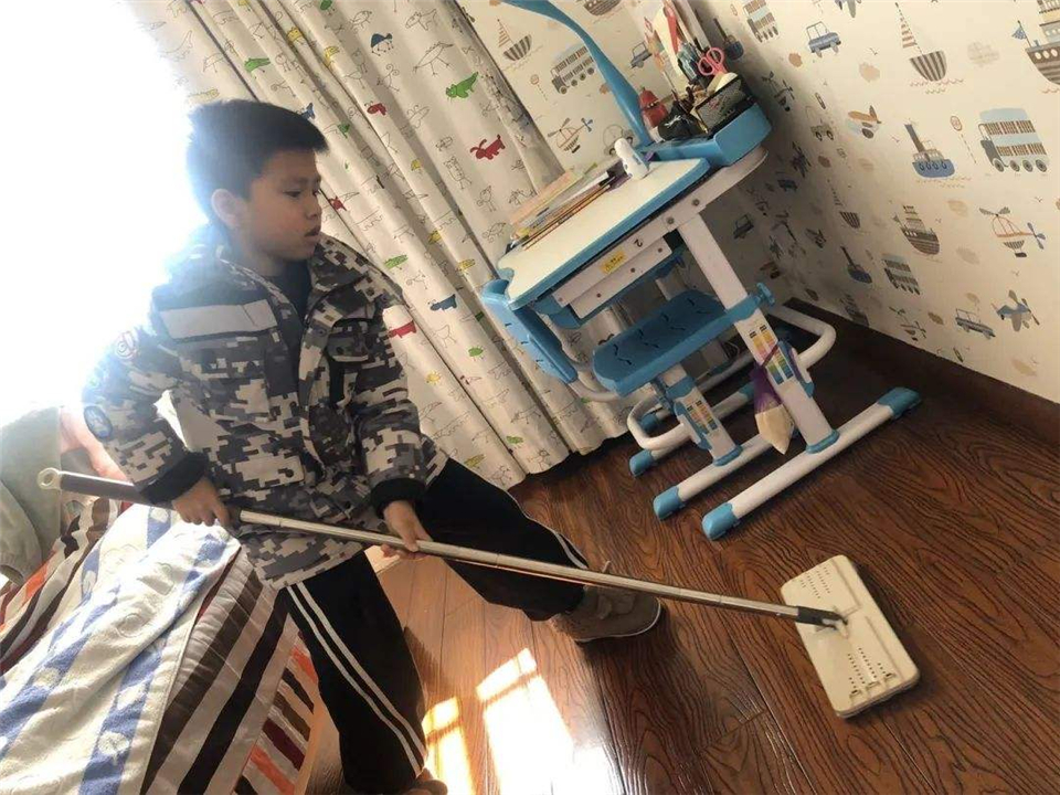 有種“複製黏貼”叫陸毅女兒，明明相差3年出生，卻長得一模一樣