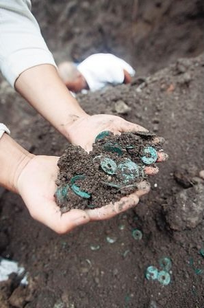 苏州一工地挖出大量古钱币，专家：银的！！！