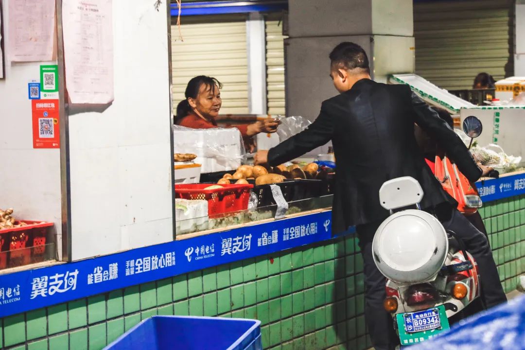 这个藏在最热闹街区的老菜市场，才是长沙人的