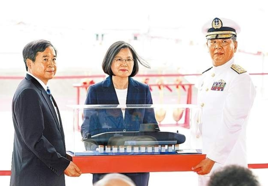 民進黨用美國聲吶技術造潛艇，殊不知解放軍早有更先進聲吶裝備