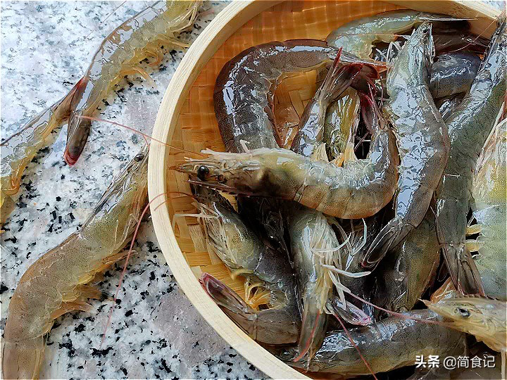 为什么广东人做白灼虾，又鲜又嫩没腥味，原来答案在这里，涨知识