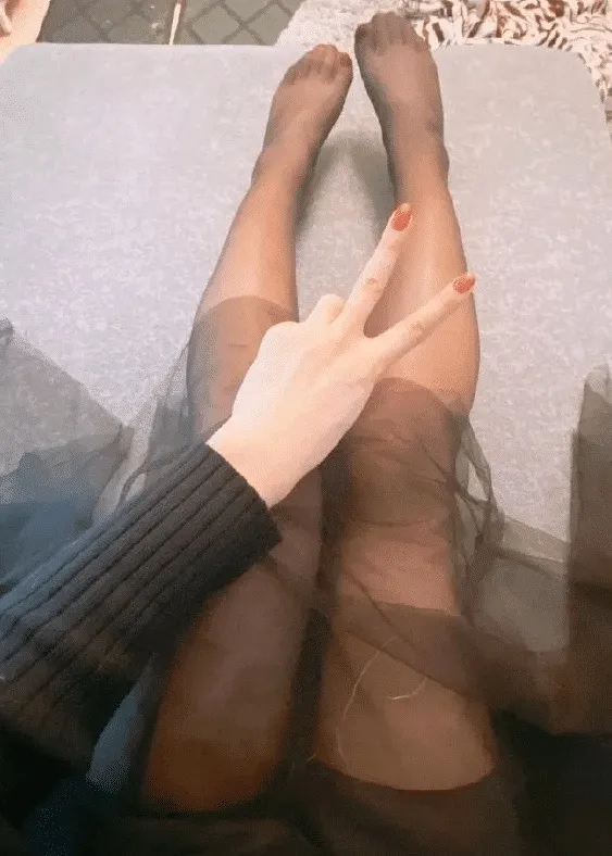 “据说这是90后一年的花销....哈哈哈哈这谁顶得