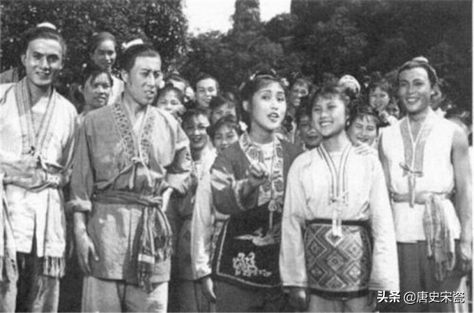 《刘三姐》黄婉秋背后演唱者傅锦华，雷振邦说就喜欢她的“野味”