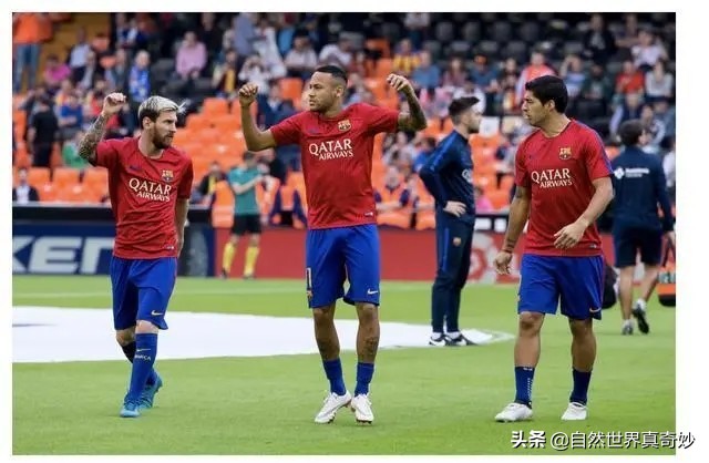 让人泪目！梅西深情告别苏亚雷斯，惺惺相惜，暗指高层昏庸