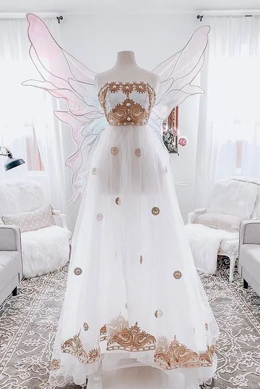 To realize princess dream of the daughter, play essence old father with one's own hands tailor about a hundred " blackart " skirt explodes sth resembling a net of network of fire