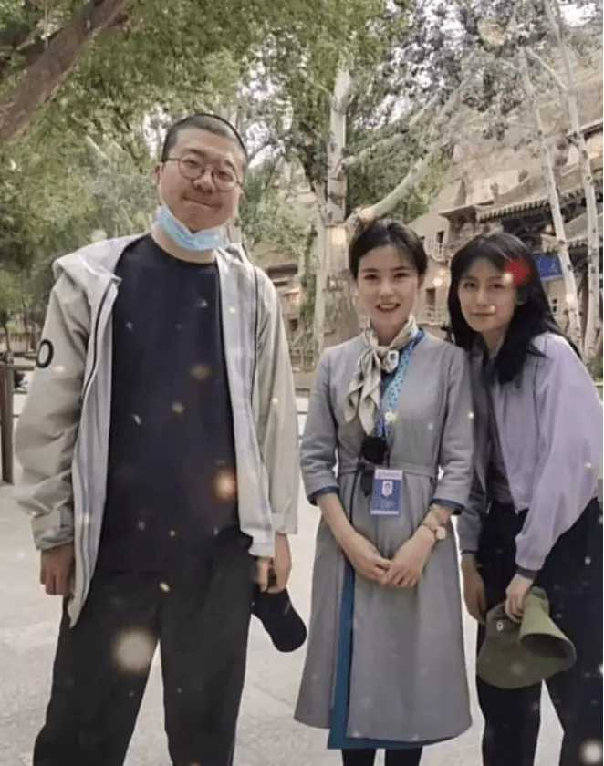 李诞离婚早有征兆？频频与辣妹互动，黑尾酱注