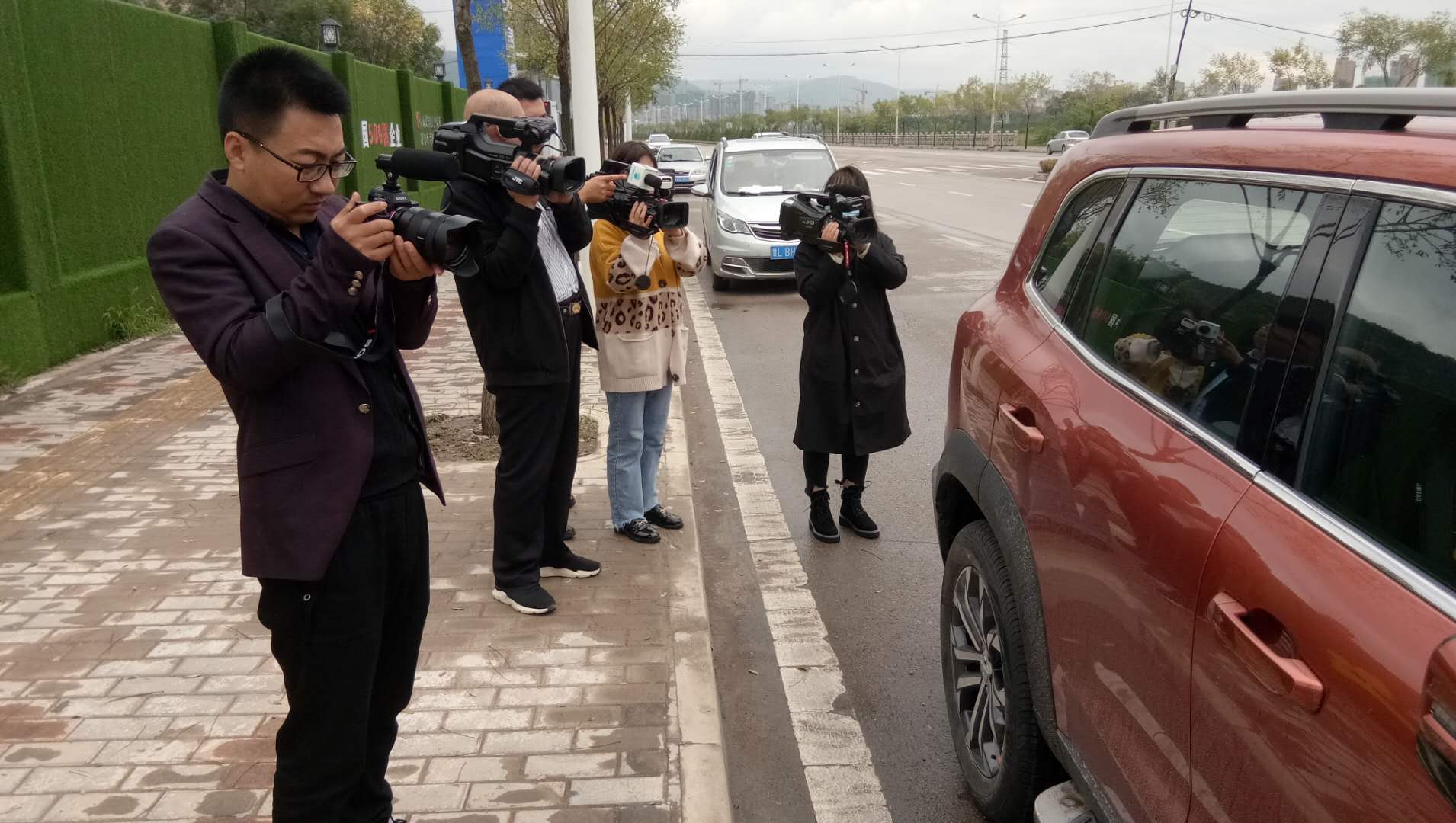 “哈弗大狗”守护你的座驾，媒体团走进平凉广通哈弗4s店打卡