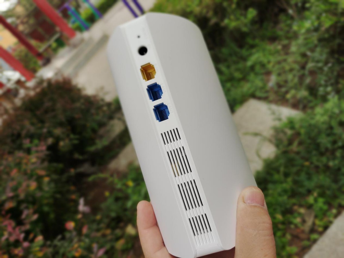 大户型轻松实现WiFi信号全覆盖，锐捷星耀M18让你畅享5G不掉队