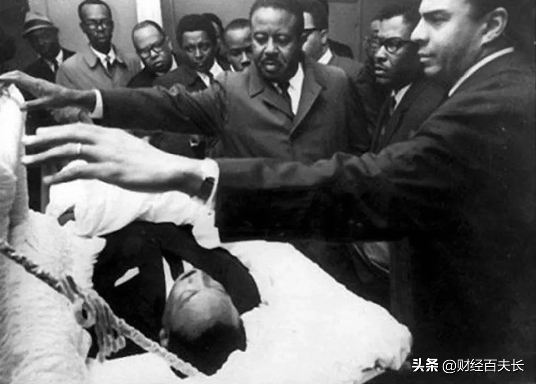 警察直播杀黑人，不止是种族歧视的问题吧？