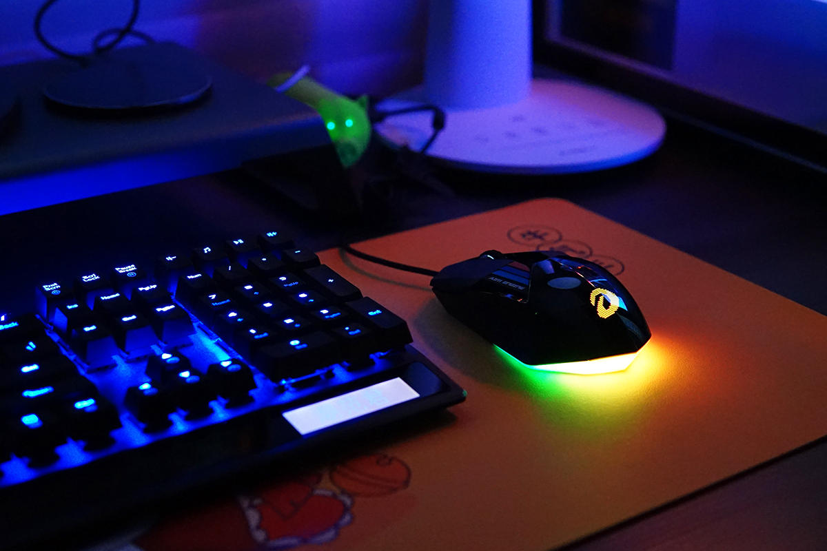 手感和灯效一流，达尔优A970游戏鼠标实战分享