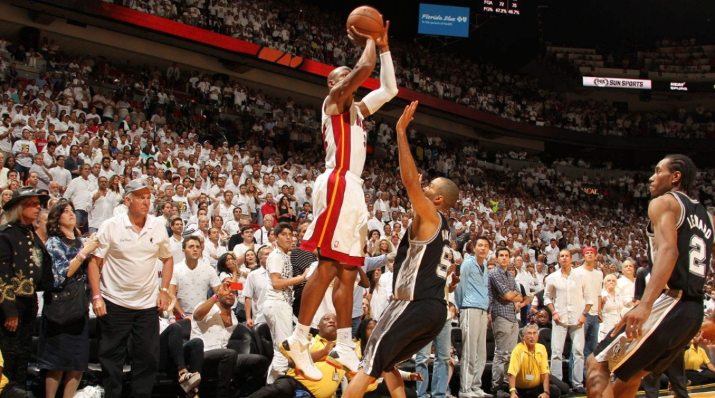 精准神射手！盘点NBA三分球最无解的十大球星：哈登仅排第九名