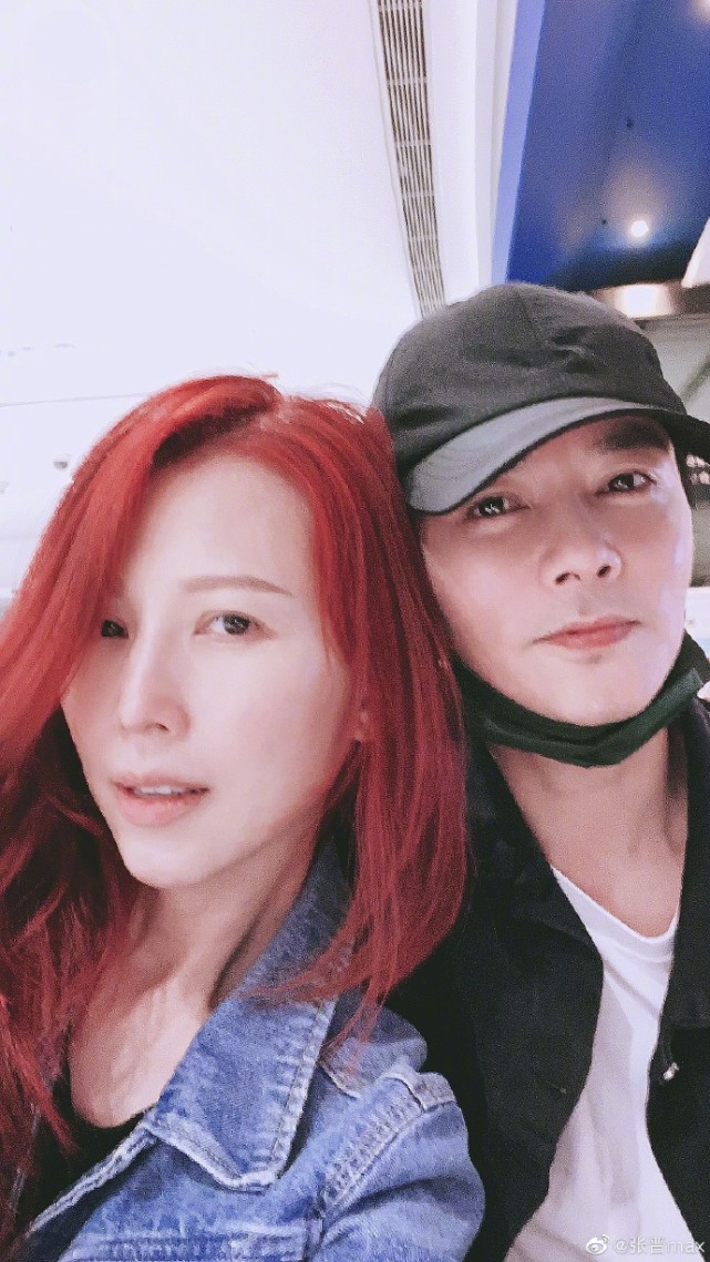 蔡少芬曬全家福為老公慶生，張晉變人形挂件，老婆孩子環繞超幸福