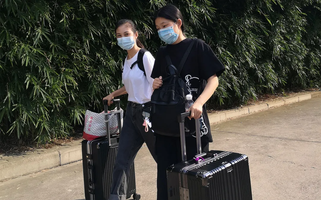 阔别整整8个月，鄂州这所大学开学啦！久盼、重逢、拥抱