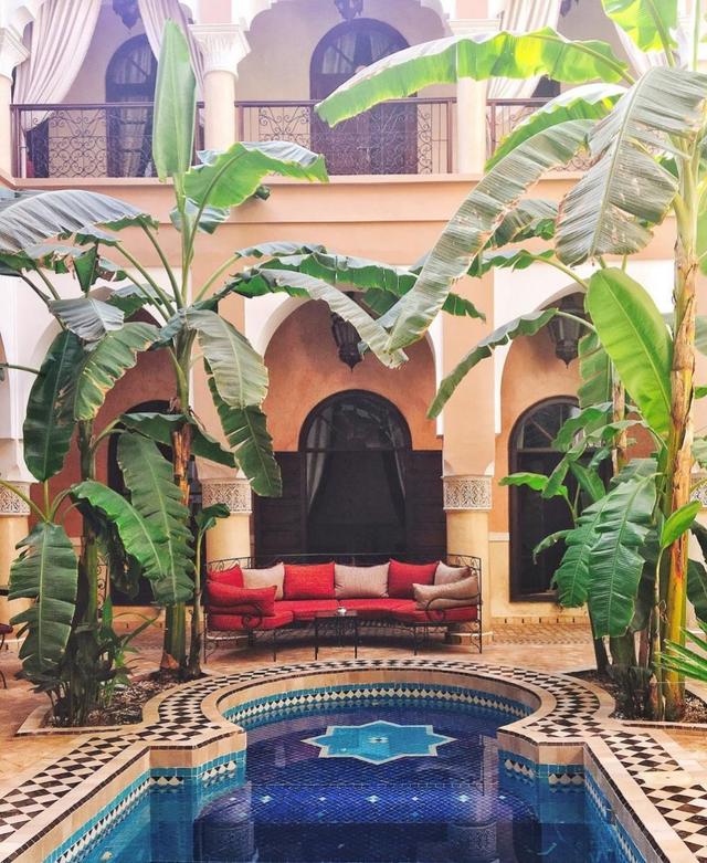 全球最浪漫的十大城市之一，被誉为色彩之国！将寺庙建在海上？