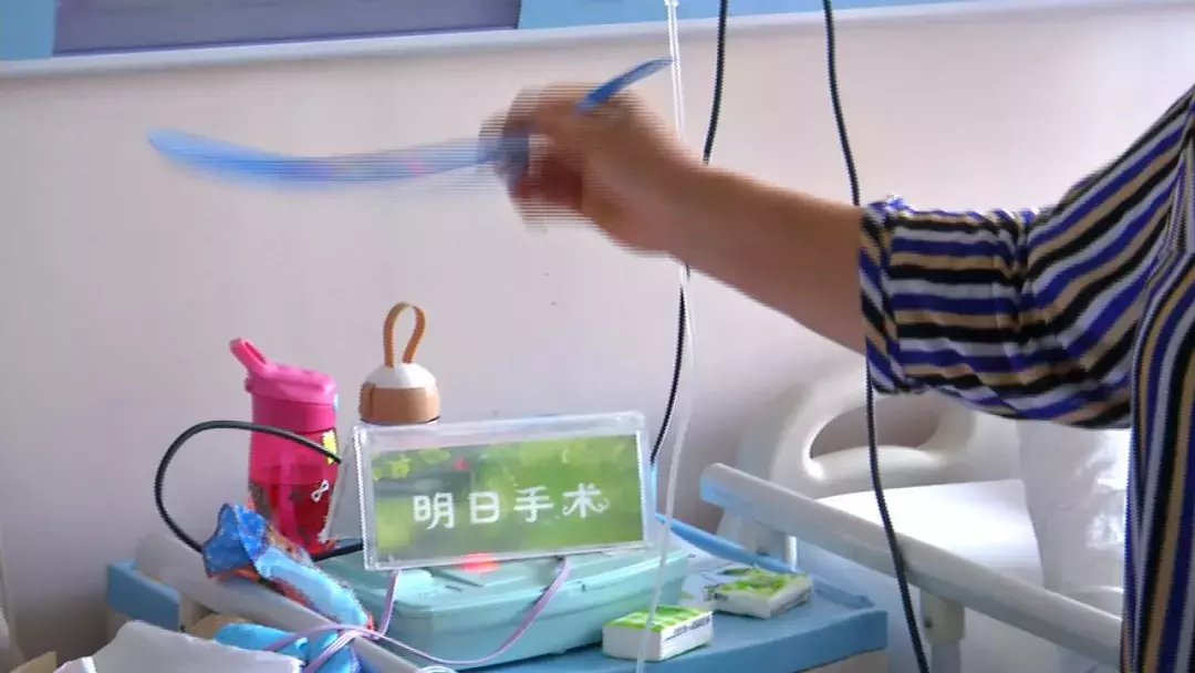 13岁女儿被截肢~父亲在女儿面前只能强忍泪水