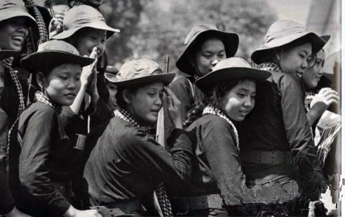 对越反击战胜利在即，副师长回国途中遭暗杀，