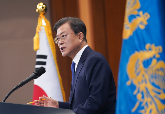 文在寅硬气！韩国通过全球首个防美企欺行霸市法，中国正密切<p data-track=
